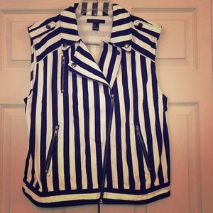 Forever21 black and white vest